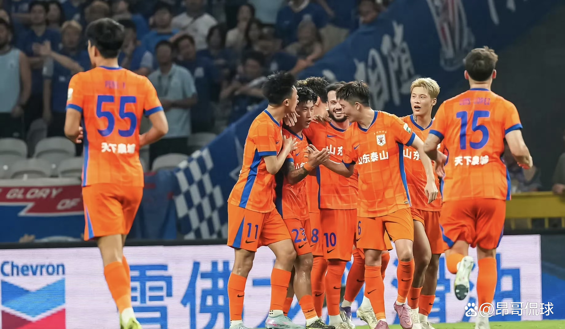 清晨CBA常规赛焦点战，山东泰山官宣签约，引发热议，团队化学反应显著的简单介绍